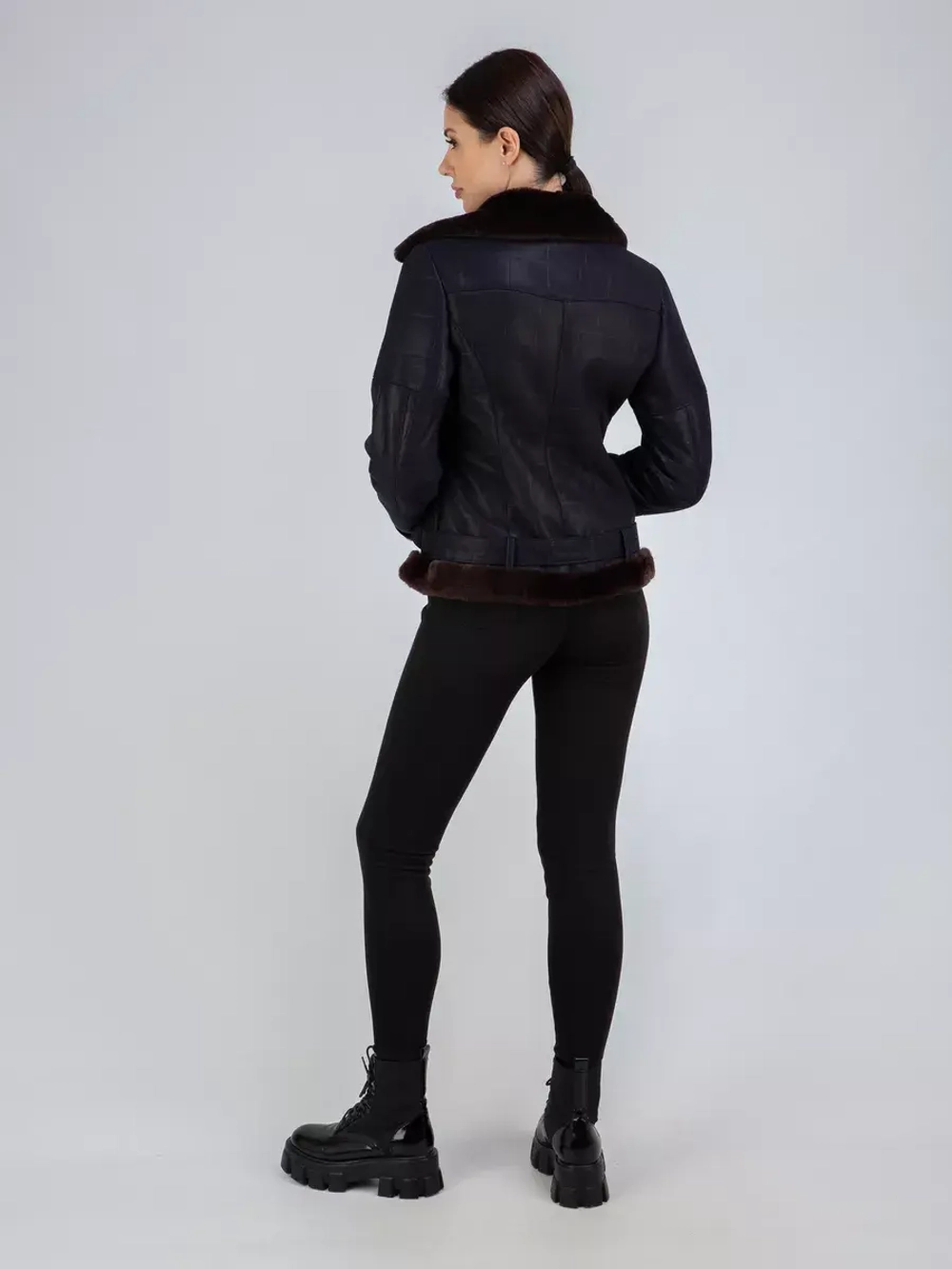 Дубленка зимняя короткая