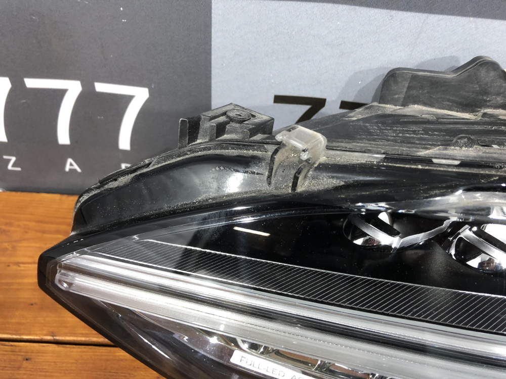 Фара левая Volvo S90 2 / V90 16-22 Б/У Оригинал 31655186