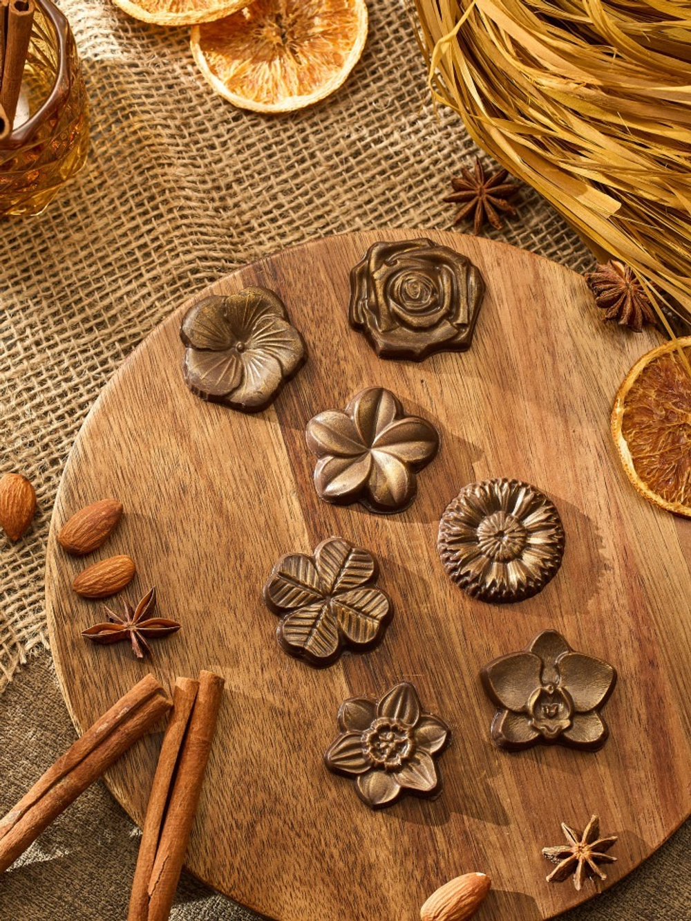 Пластиковая форма для шоколада "Цветочное ассорти мини"