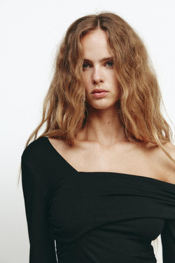 ZARA ТОП С АСИММЕТРИЧНОЙ ГОРЛОВИНОЙ, ЧЕРНЫЙ