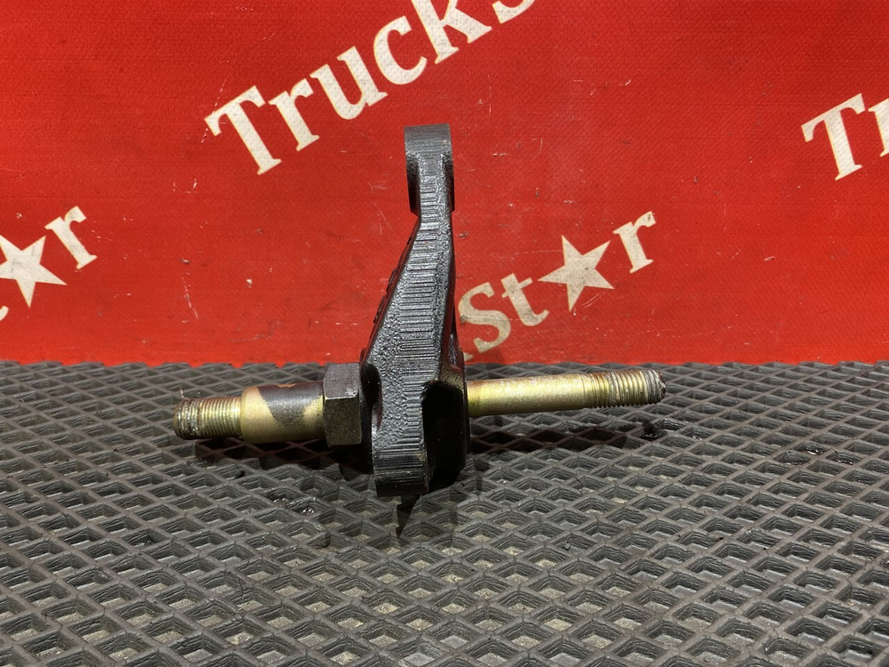 Кронштейн цилиндра подъема кабины 2023г