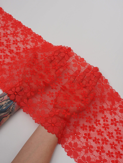 Эластичное кружево красное с серебристой нитью ширина 22 см