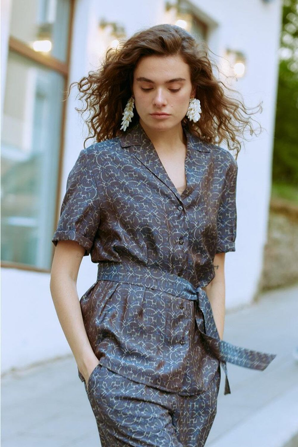 Рубашка с коротким рукавом графитовый принт вискоза