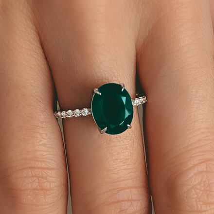 Кольцо Мечта с изумрудным агатом и белыми топазами