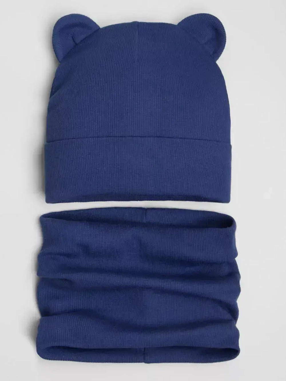 Шапка для мальчика осенняя с ушками и снуд