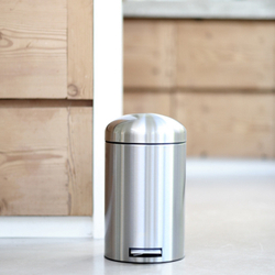 Ведро Brabantia Retro 12л матовая сталь в интерьере