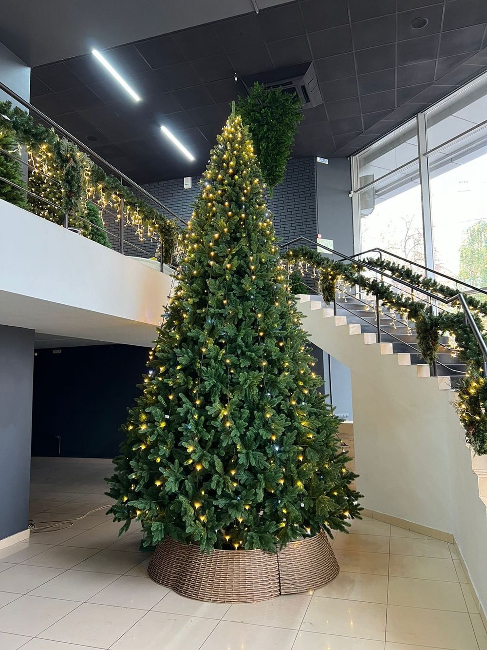 Большая елка «Городская» (Литая хвоя) 4 м