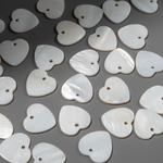 Сердечко из белого перламутра речных ракушек, 14,5мм