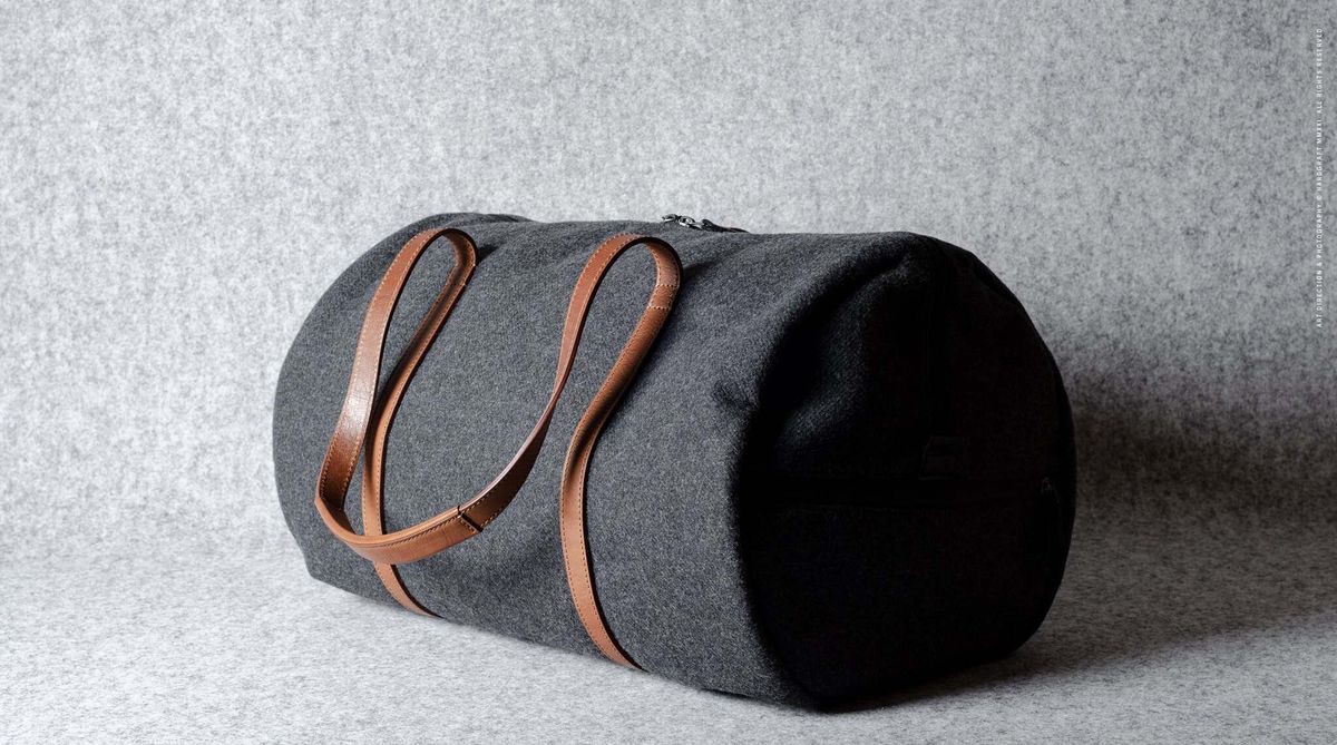 Hard Graft Barrel Bag Classic Wool — сумка из шерсти