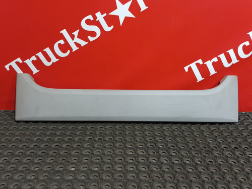 Накладка заднего бардачка 2018г.