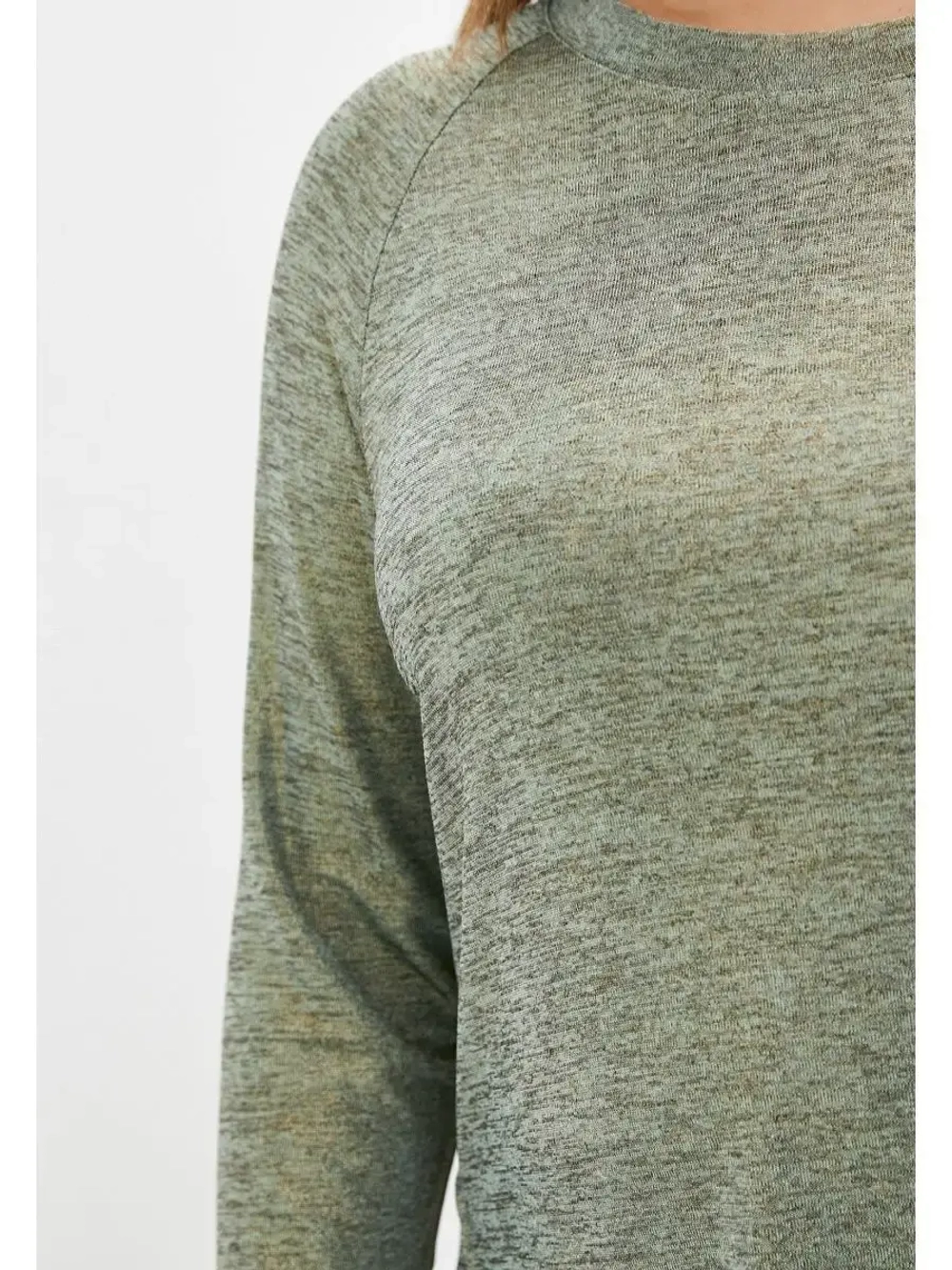 Блузка нарядная блестящая