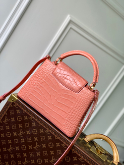 Louis Vuitton Capucines BB