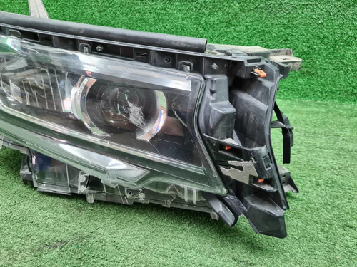 Фара правая Toyota LC Prado 150 (2017-н.в.) LED