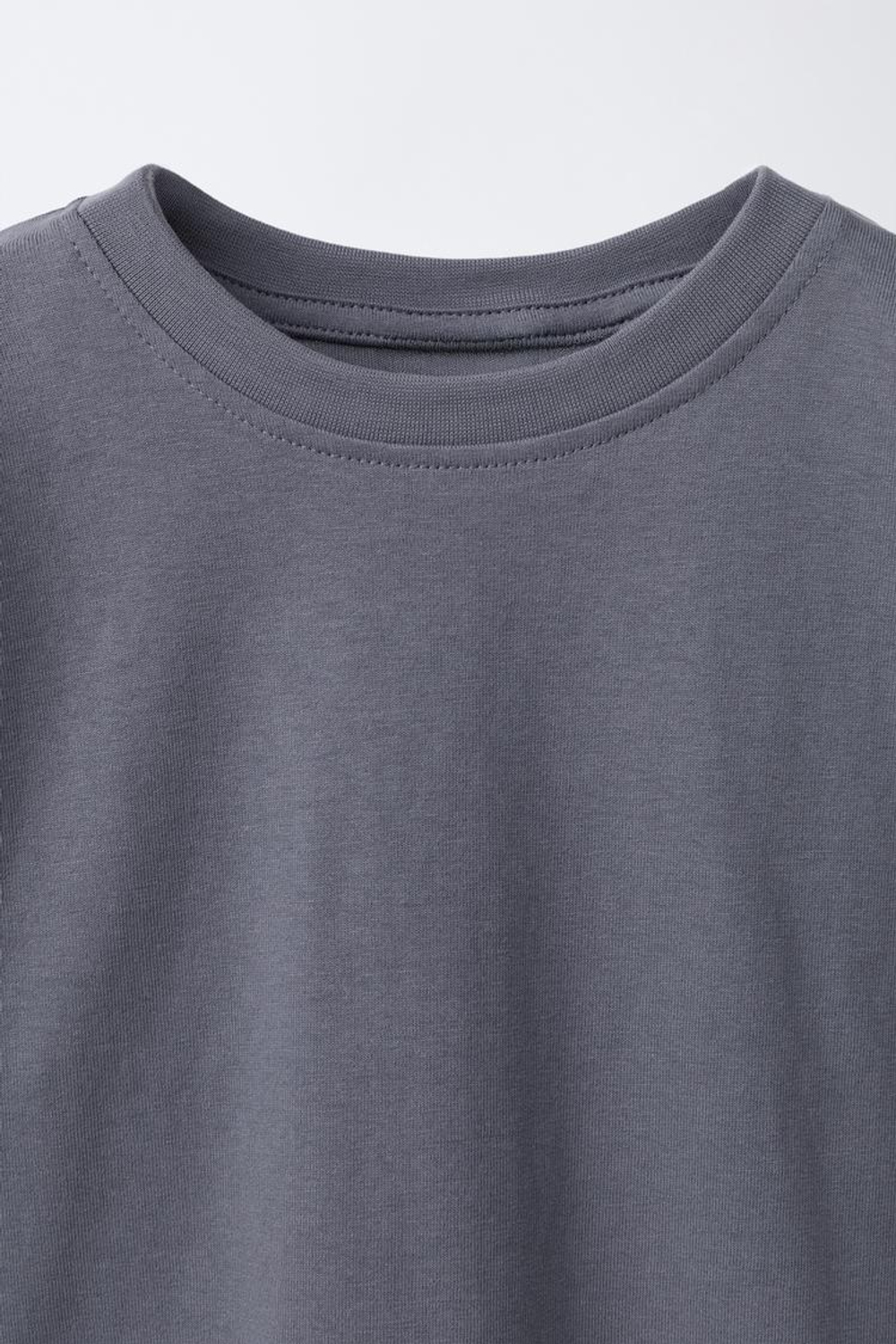 ZARA НАБОР ИЗ ТРЕХ ФУТБОЛОК В ПОЛОСКУ И ОДНОТОННЫХ, ТЕМНО-БАКЛАЖАНОВЫЙ