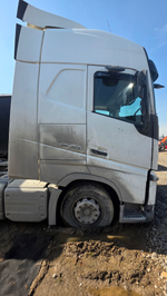 Volvo FH 4x2 Седельный тягач FH-TRUCK (Дизельный, 12,8 л, 469 л.с., АТ)