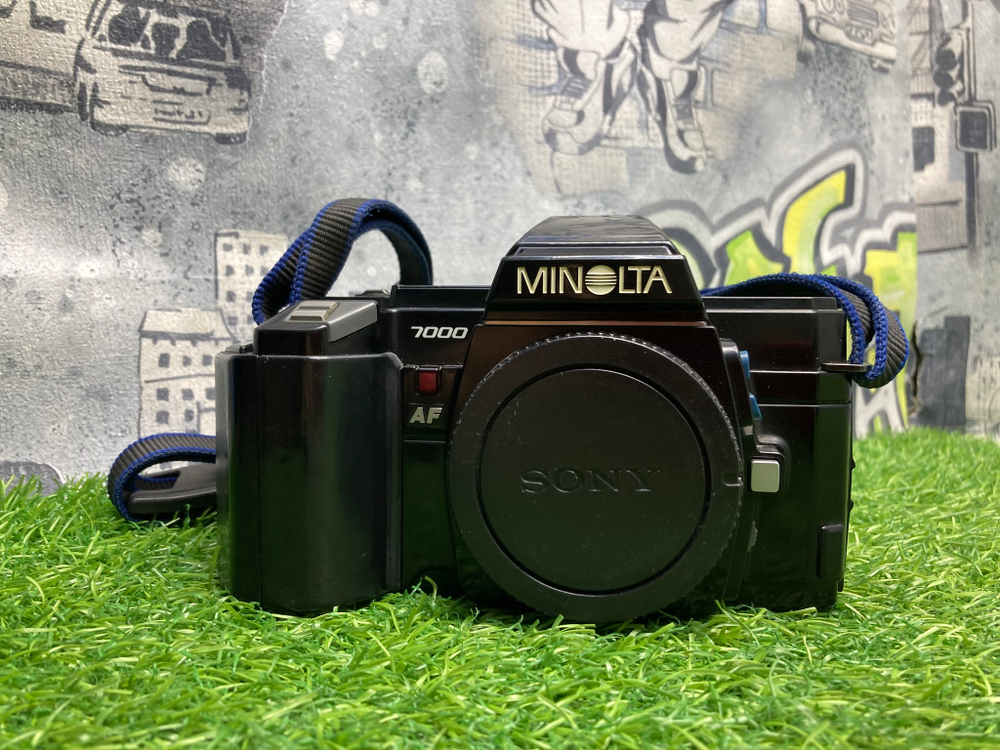 Minolta 7000