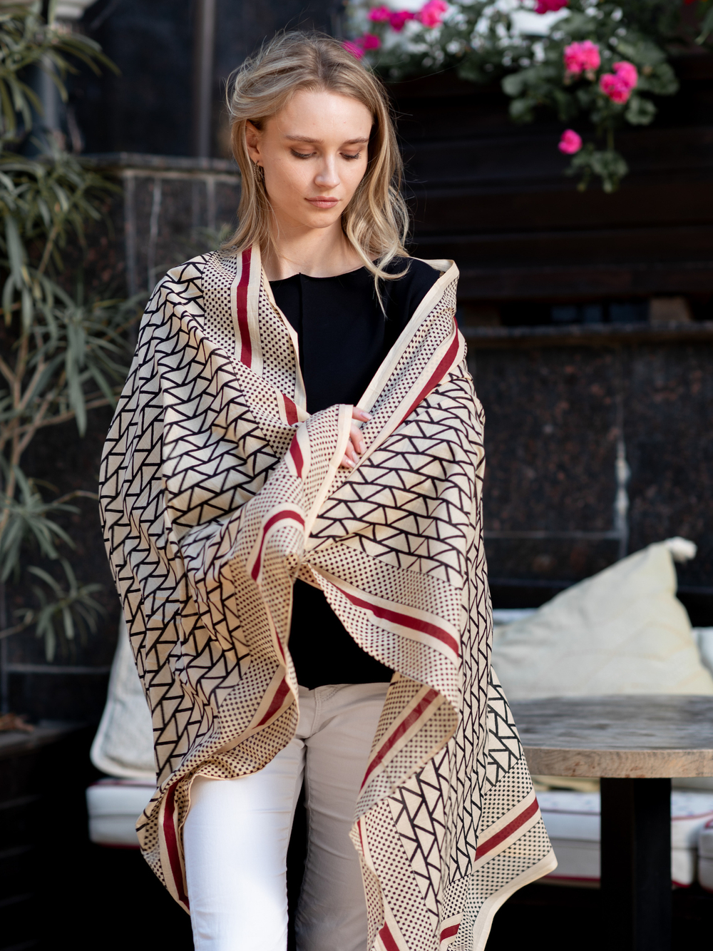 Легкий шарф-платок