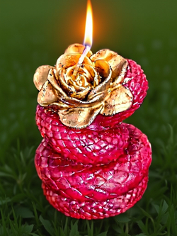 Свеча ручной работы змея с розой