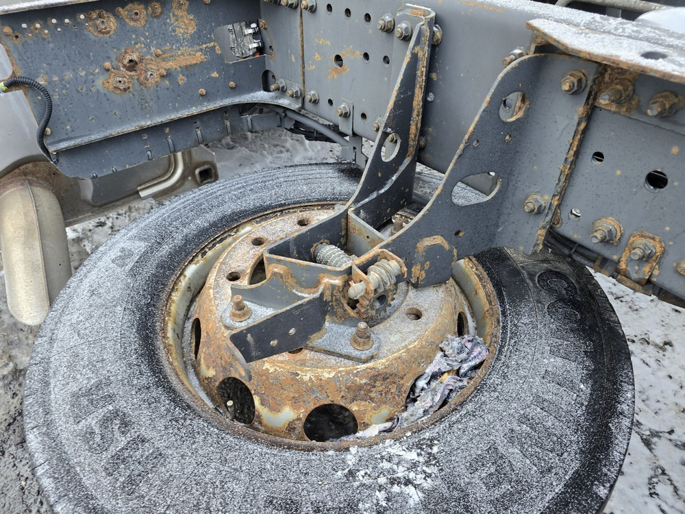 Кронштейн запасного колеса