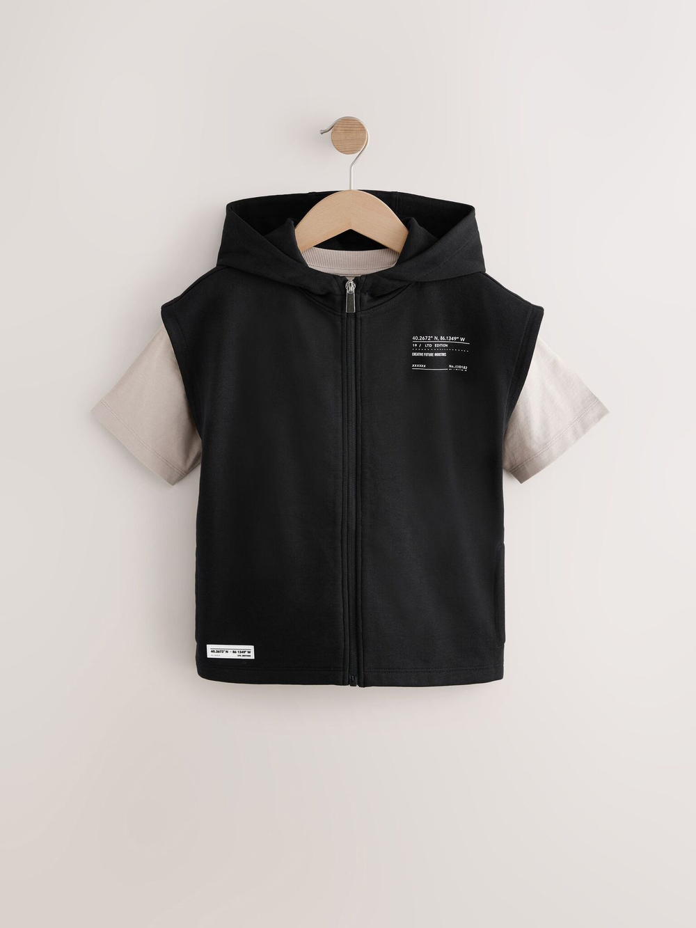 Жилет с капюшоном и футболка в комплекте для мальчика Next AJ8-074, Черный, Бежевый