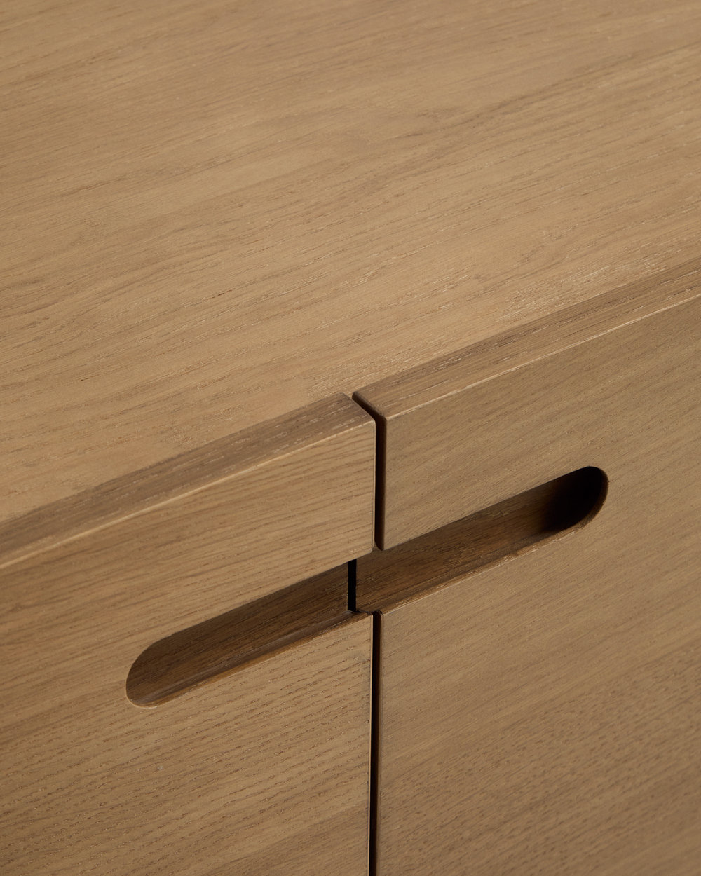 Тумба под ТВ Arelida из дубового шпона и массива дуба светло-коричневаф, 200 x 44 см