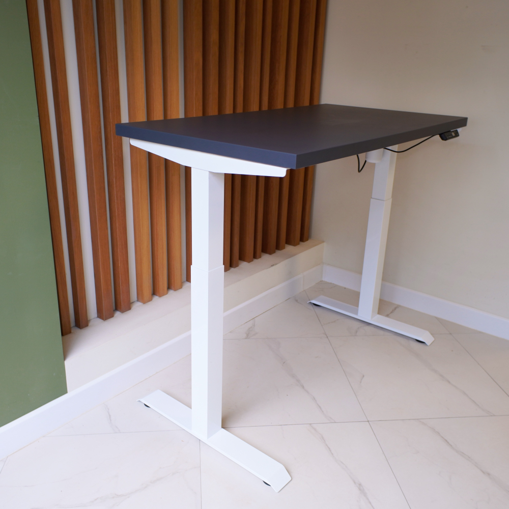 Регулируемый компьютерный стол Motor UP с регулировкой по высоте — столешница МДФ сланцево-серый