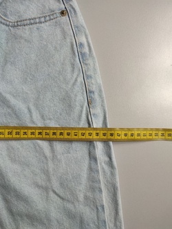 Джинсы Pull&Bear в актуальном дизайне,маркировка 32, визуально на 38 размер