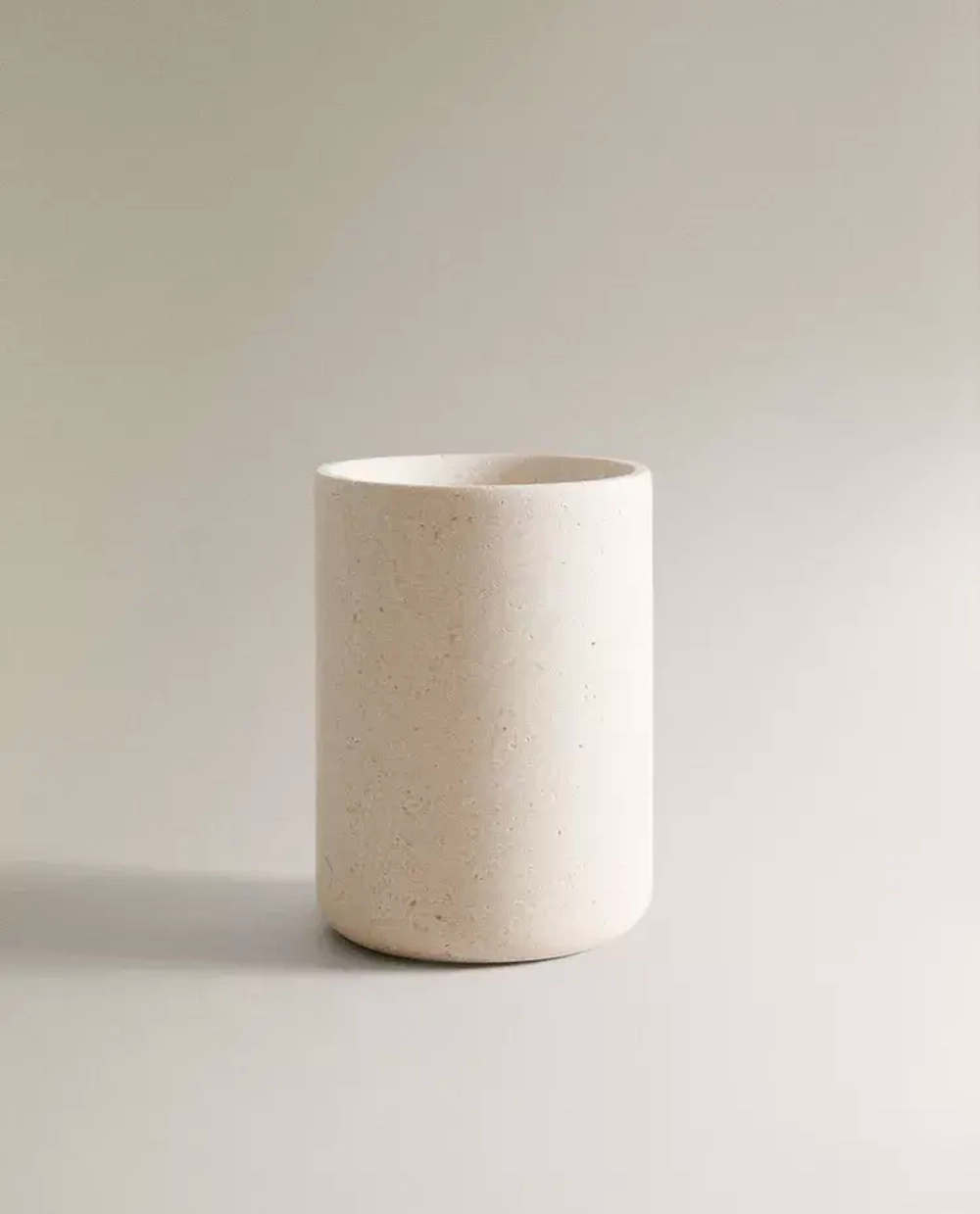 ZARA HOME ДЕРЖАТЕЛЬ ДЛЯ ЗУБНЫХ ЩЕТОК БЕЛОГО МРАМОРА, ЖЕЛТОВАТО-БЕЛЫЙ