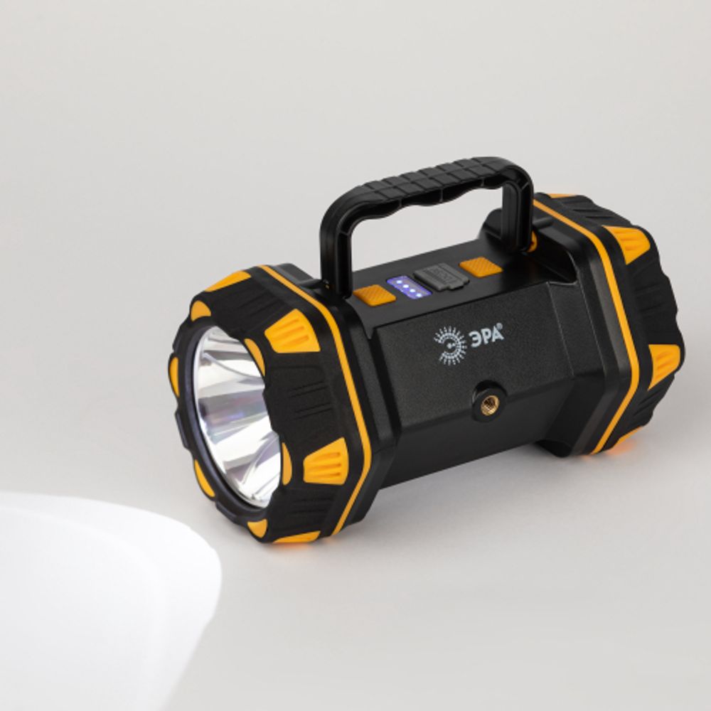 Светодиодный фонарь ЭРА Рабочие Практик PA-808 прожекторный аккумуляторный многофункциональный IP44 15W