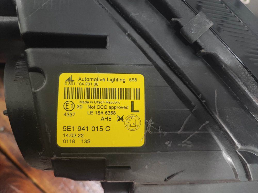 Фара левая Skoda Octavia 3 (A7) 17-20 Б/У Оригинал 5E1941015C