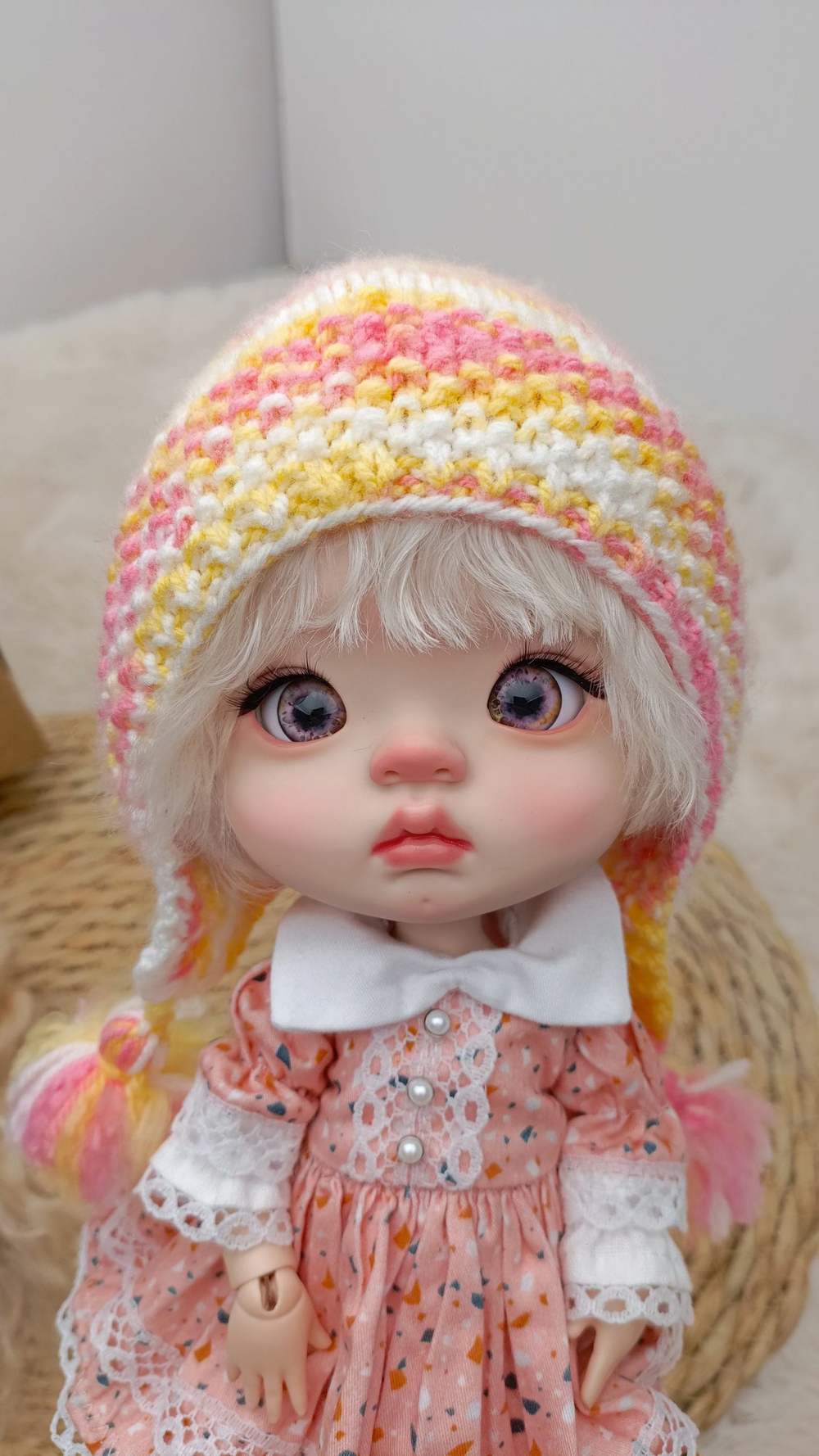Шапка вязаная для куклы Ева (Куан) - QC0001