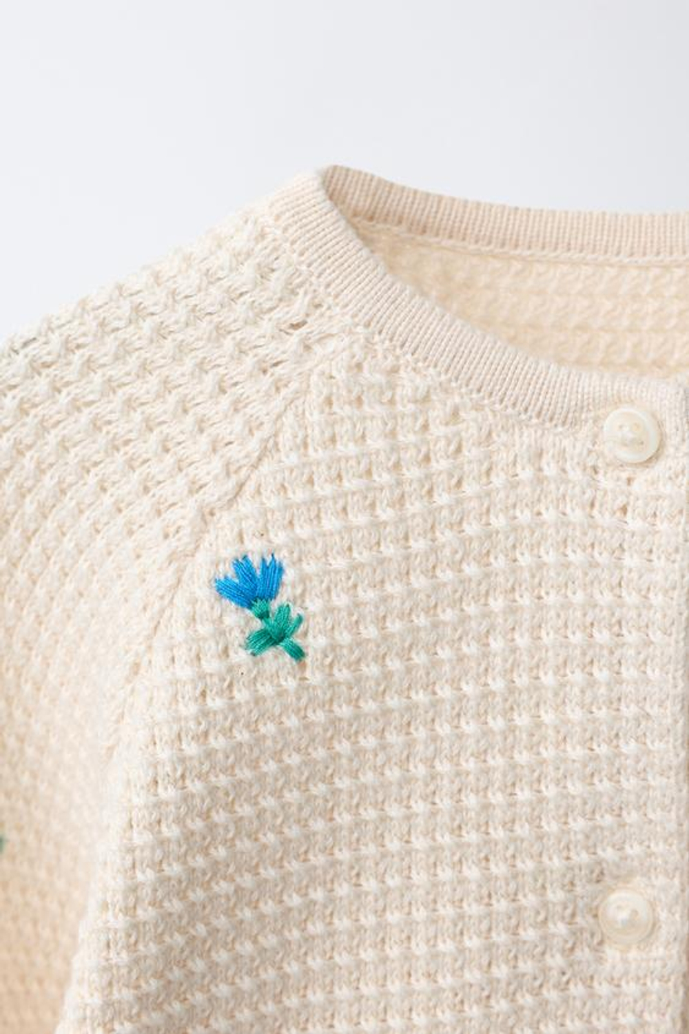 ZARA КАРДИГАН С ВЫШИВКОЙ В ВИДЕ ЦВЕТОВ И КРУЖЕВОМ, ЭКРЮ