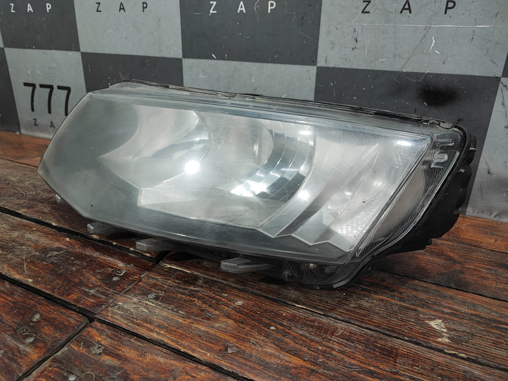 Фара левая Skoda Octavia 3 (A7) 13-17 Б/У Оригинал 5E1941017