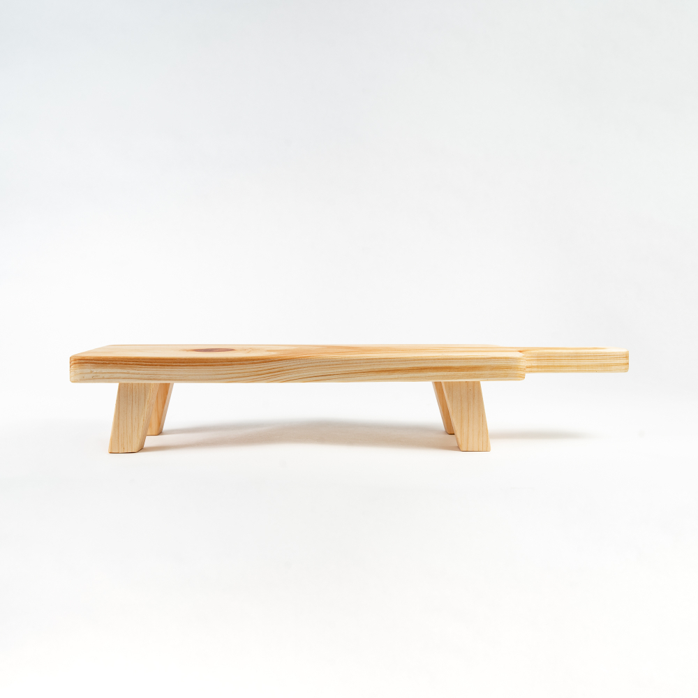 Деревянная сервировочная  доска для подачи блюд и закусок из древесины кедра. Art of Siberia. RD10