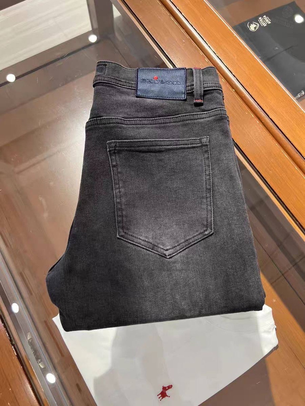 Джинсы Kiton
