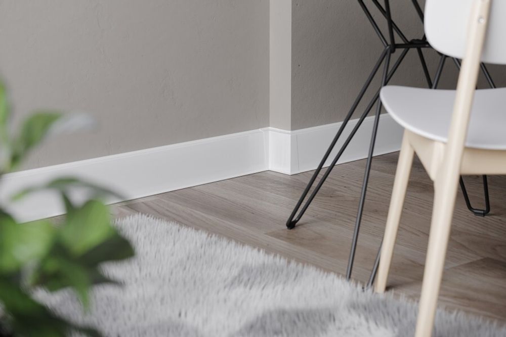 Плинтус Cezar Hi-Line P089 Белый глянцевый, 2500x75x22 мм