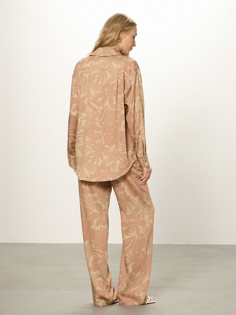 Брюки Палаццо на резинке бежевый принт вискоза