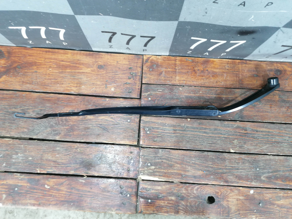 Поводок стеклоочистителя передний правый Kia Sportage 4 (QL) 16-22 Б/У Оригинал 98321D9000