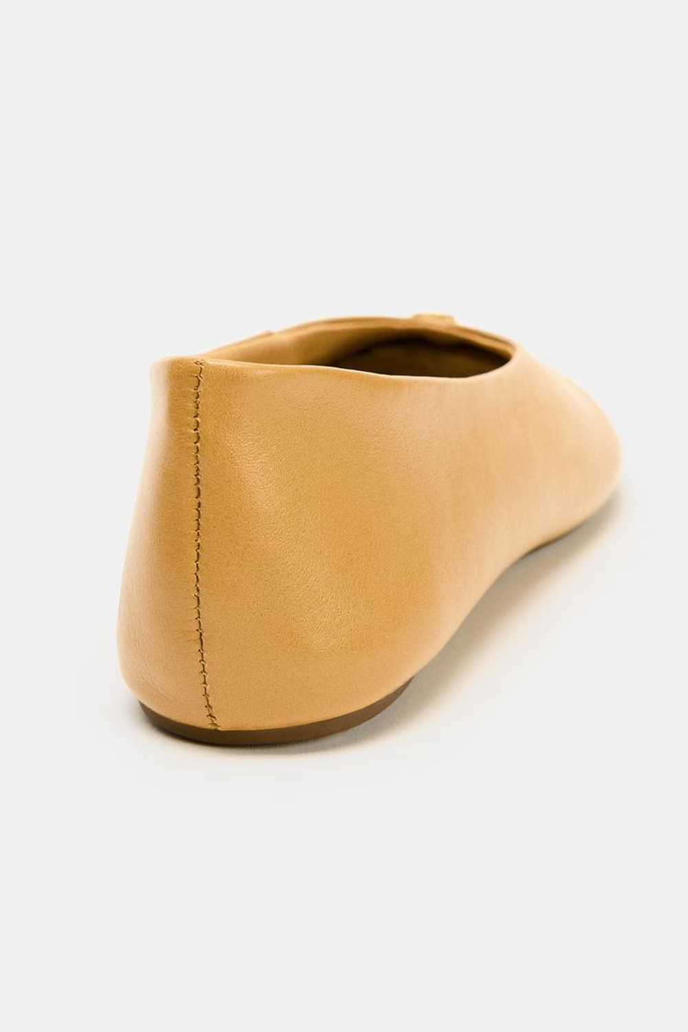 ZARA КОЖАНЫЕ БАЛЕТКИ С МЕТАЛЛИЧЕСКОЙ ДЕТАЛЬЮ, КАРАМЕЛЬНО-КОРИЧНЕВЫЙ