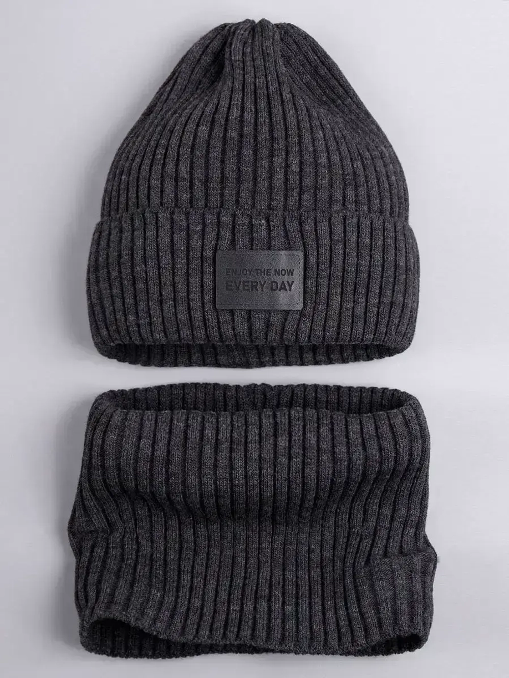 Шапка для мальчика со снудом демисезонная