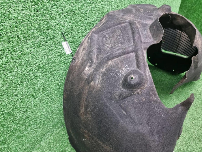 Подкрылок передний левый Porsche Cayenne 958 10-14