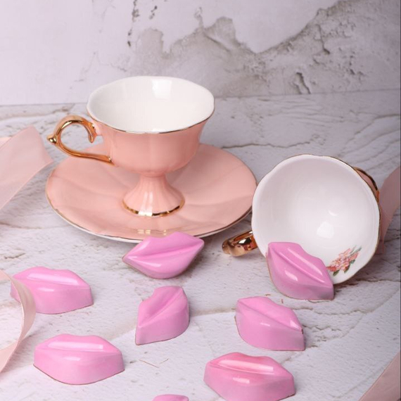 125 | Форма для шоколадных конфет &quot;Губы&quot; (275*135 мм)