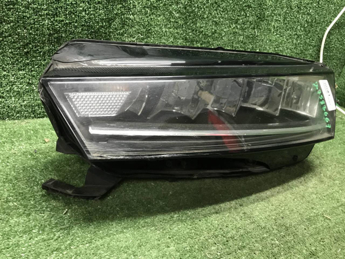 Битая Фара левая Skoda Octavia A8 (2019-2024) LED
