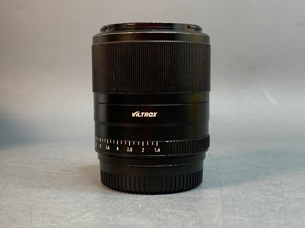 Viltrox AF 56mm F1.4 STM Fujifilm с дефектом