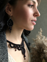 Серьги "Восточная сказка" ручной работы из бисера с камнем гранат