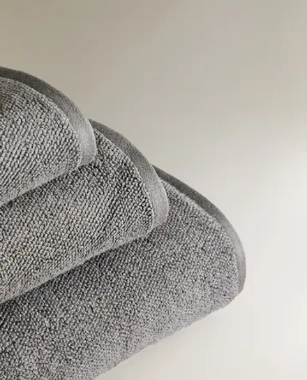 ZARA HOME ПОЛОТЕНЦЕ С ВЫШИВКОЙ, СЕРЫЙ