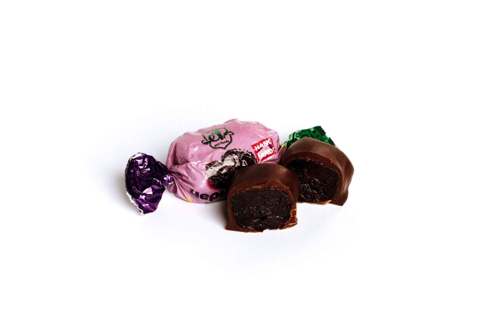 Конфеты шоколадные Чернослив глазированный EcoFoods