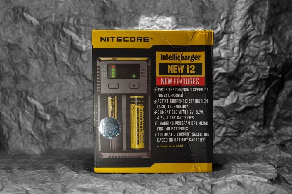 Зарядное устройство Nitecore Intellicharger i2