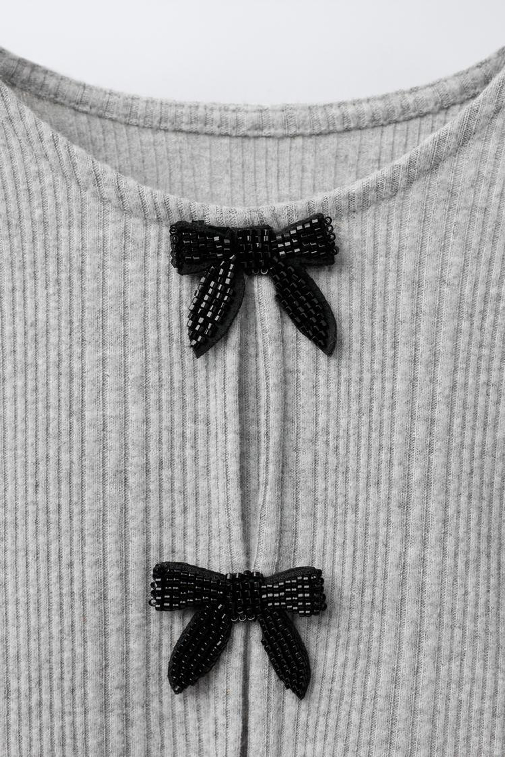 ZARA ФУТБОЛКА В РУБЧИК SOFT TOUCH С БАНТАМИ, СЕРЫЙ МЕЛАНЖ