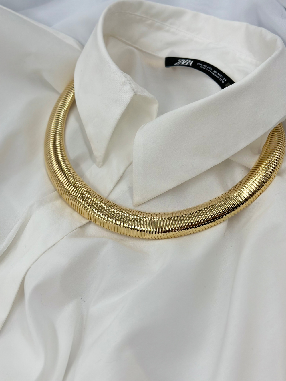 Колье гладкое плоское, оттенок золото глянец